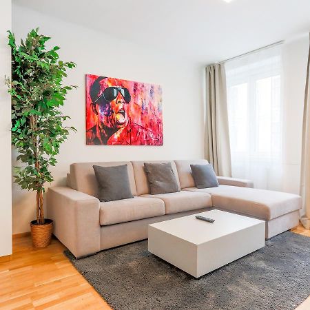 Sky9 Apartments Margareten Vienna Exterior photo