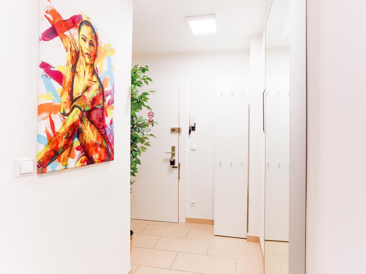 Sky9 Apartments Margareten Vienna Exterior photo